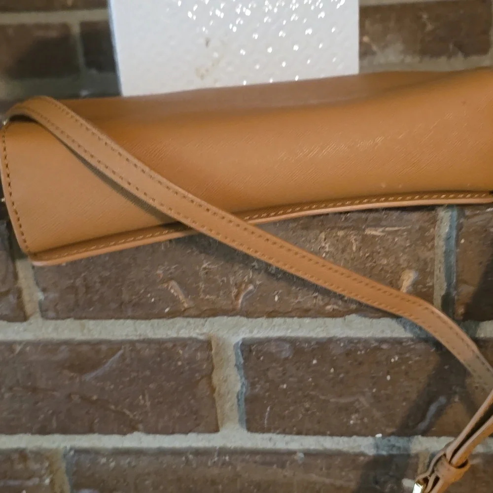 Tory Burch Emerson Convertible Shoulder Bag‎ in Cardamom Brown